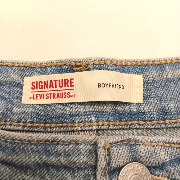 Levi's Mid-rise Boyfriend. 22. Light blue wash - Picture 7 of 11